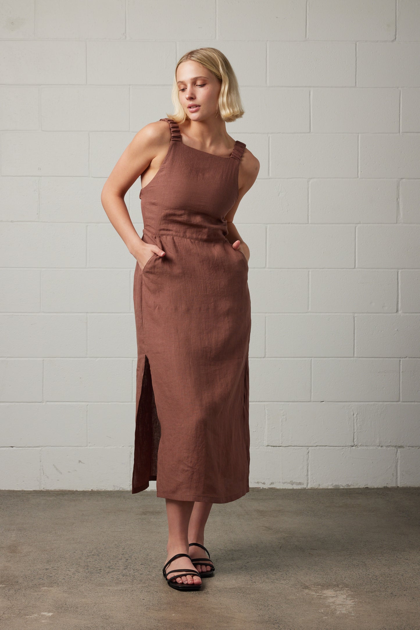 Leila Linen Dress Mocha