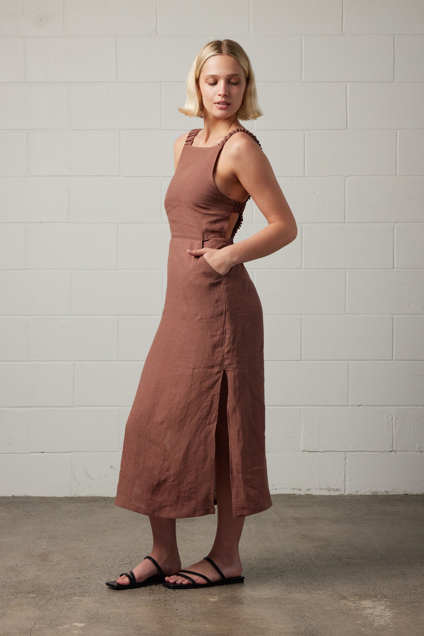 Leila Linen Dress Mocha